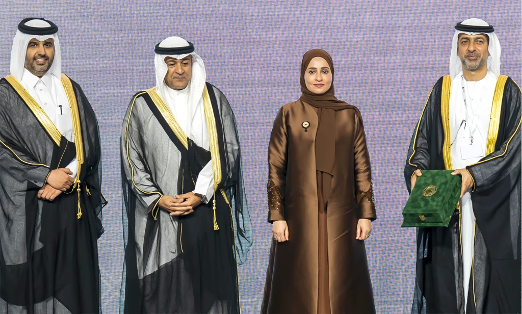 Honoring 5 UAE government leaders with the GCC Civil Service and Administrative Development Medal