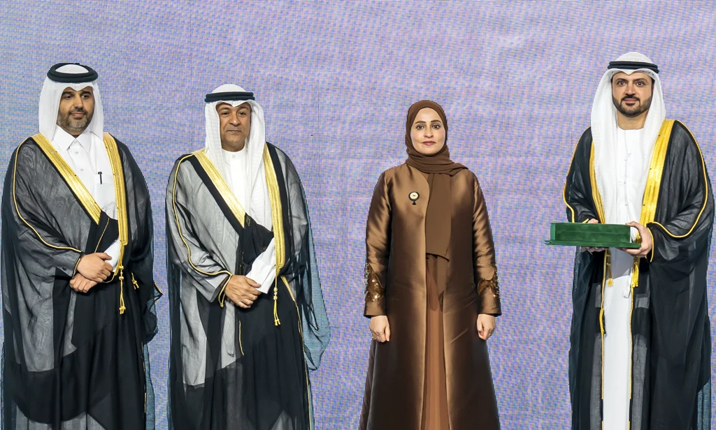 Honoring 5 UAE government leaders with the GCC Civil Service and Administrative Development Medal